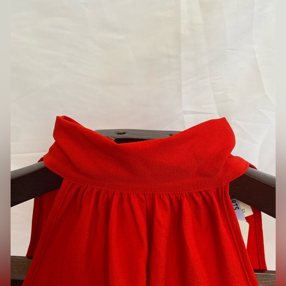 NWT 2Hearts Sleeveless High Neck Top with back Tie Size Small - Picture 3 of 10